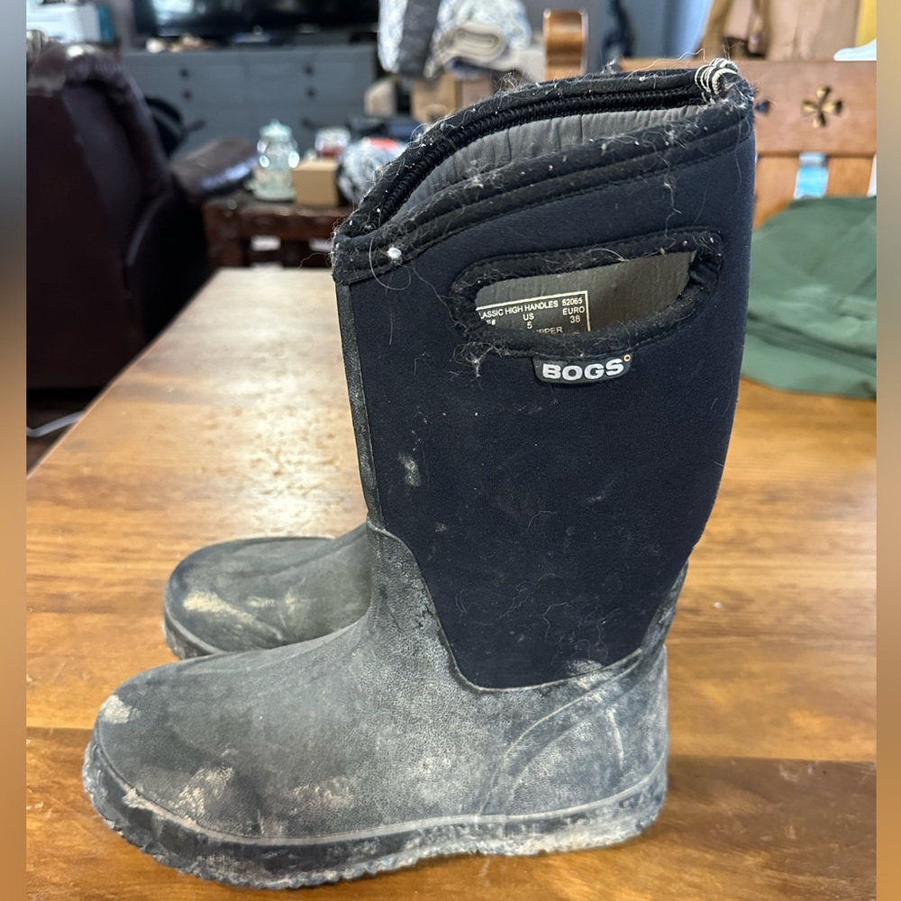 Bogs brand youth muck boots. Good condition. - Picture 3 of 6